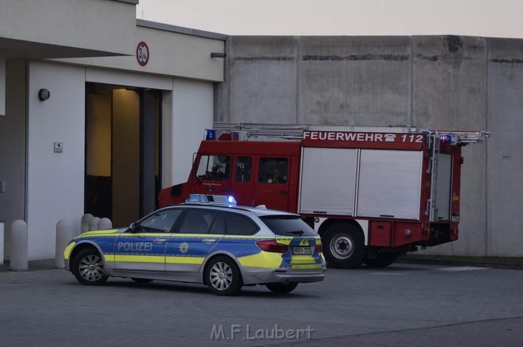 Feuer Forensiche Klinik JVA Koeln Porz Westhoven P03.JPG - Miklos Laubert